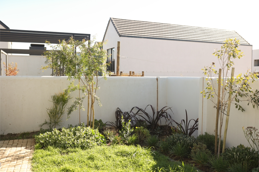 To Let 2 Bedroom Property for Rent in Newinbosch Western Cape